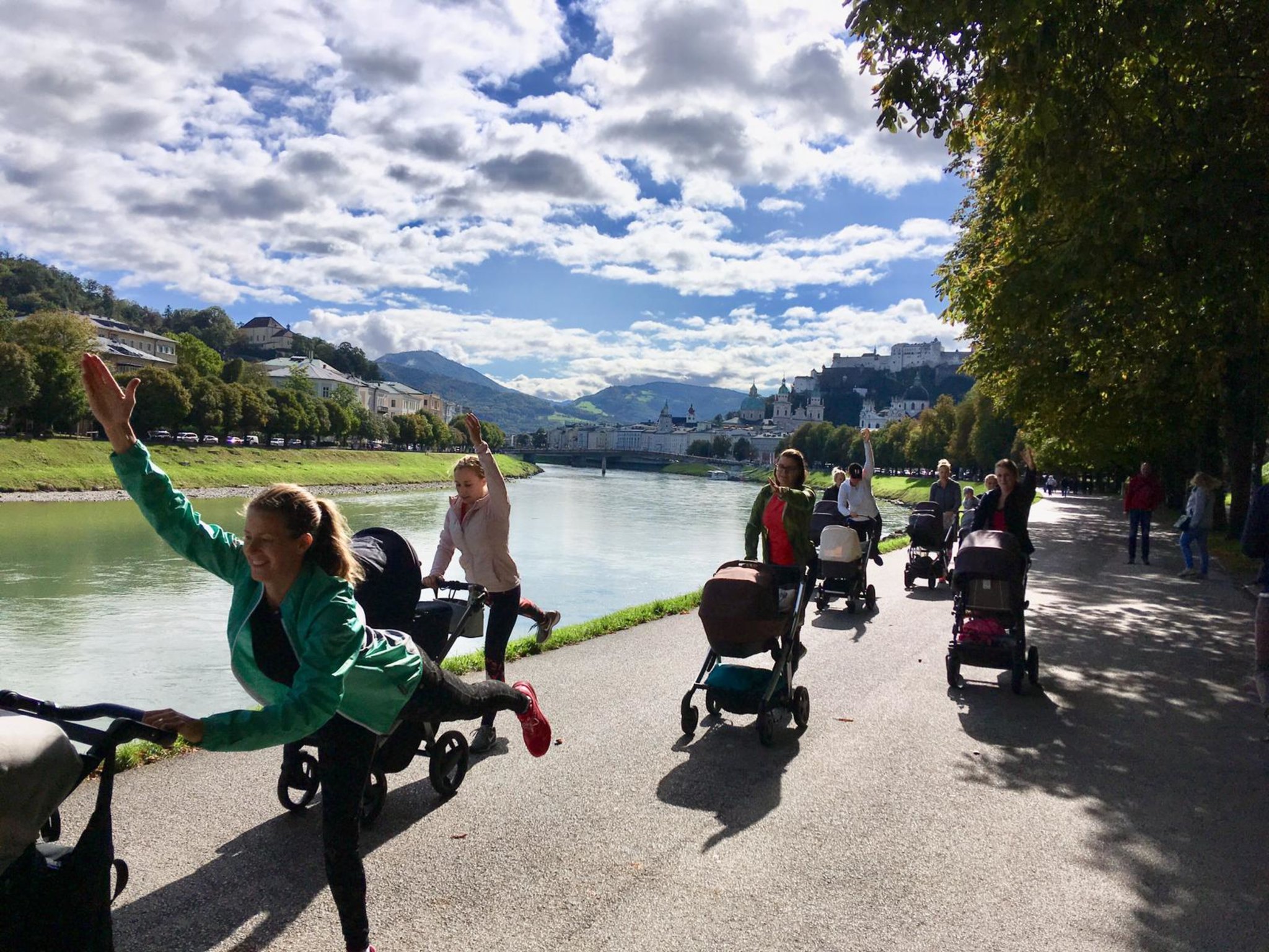 Outdoortraining für Schwangere Mit Babys draußen Sport treiben