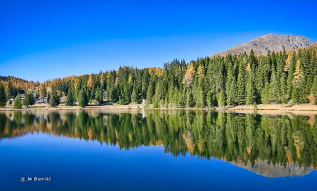 ...........auch im See werden die Farben so schön wieder gegeben.....