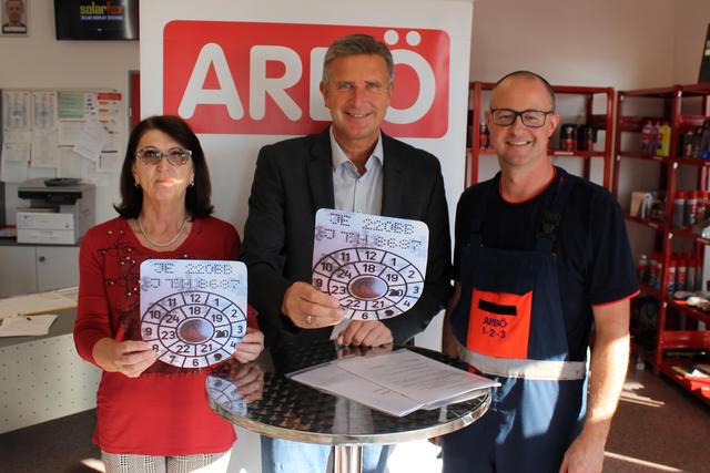 Den ARBÖ-Pickerlreport präsentierten Evelyn Lind, Ewald Schnecker (Mitte) und Einsatzleiter Matthias Csenar.