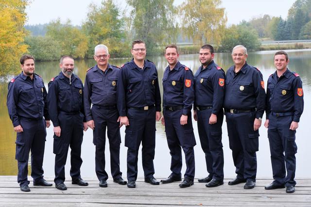 Hauptlöschmeister David Zechmann, Ehrenhauptbrandmeister Martin Hafner, Bürgermeister Ehrenhauptbrandinspektor Alois Strondl, Kommandantstellvertreter Brandinspektor Martin Strondl, Kommandant Oberbrandinspektor Daniel Müllner, Brandmeister Benjamin Thor, Abschnittskommandant Brandrat Franz Zechmann und Löschmeister Wolfgang Fuchs | Foto: FF Albrechts