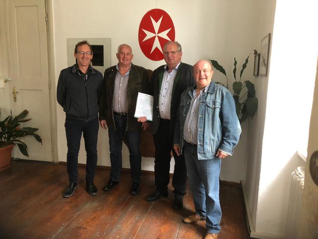 Die Unterzeichnung: Clemens Spörk, Bgm. Franz Kogler, Bgm. Johann Schmid und Karl Christandl | Foto: KK