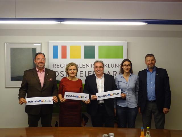 Präsentierten den neuen Oststeiermarkt: Axel Dobrowolny, Grete Reichsthaler, Vinzenz Harrer, Monika Palczynska, Horst Fidlschuster (v.l.).