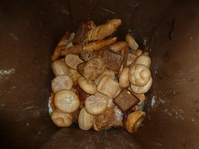 Brot und Gebäck für die Mülltonne