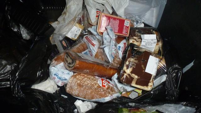 Typischer Restmüll vom Supermarkt xxx