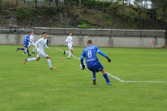 Beide Mannschaften zeigten sehr gute Leistungen und erspielten viele Torchancen.