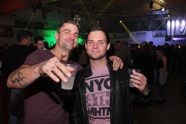 &lt;f&gt;Partystimmung&lt;/f&gt; bei Wilhelm Klaus und Daniel Brocza.