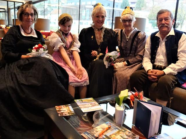 Mauthausen macht Werbung für den Donaumarkt an Bord eines Donau-Kabinenschiffes von Mauthausen nach LINZ! Danke an die Goldhaubengruppe aus Schwertberg! | Foto: Mauthausen Tourismus