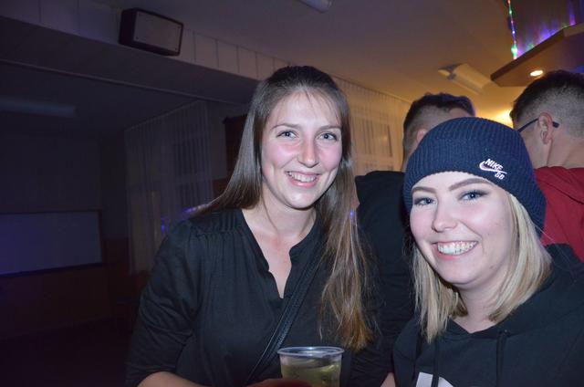 In bester Stimmung: Selina Löschnig und Linda Obweger