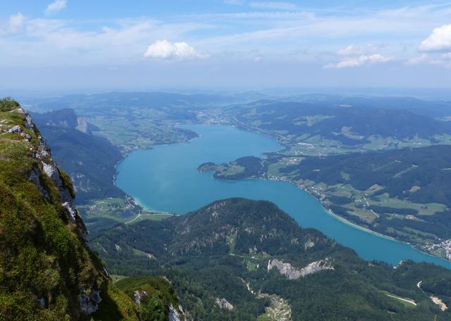 Der Mondsee diente als Modellsee für die Untersuchung, um den Eintrag von Nanopartikeln über Kläranlagen so wie ihren weiteren Weg innerhalb der Nahrungskette zu untersuchen. | Foto: Sabine Wanzenböck