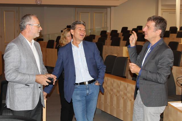 SPÖ Landtagsklub-Direktor Werner Innreiter,
SPÖ Bundesländerkoordinator Christian Götz und SPÖ OÖ-Klubvorsitzender Christian Makor im Parlament (v. l.).