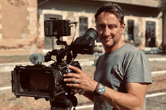 Gernot Stadler (links) am Set zur Doku „Auf den Schienen des Doppeladlers V – Von der Puszta an die Adria“. Erstausstrahlung: am 11. November, 20.15 auf ORF/3sat (HD, 52 Minuten) | Foto: GS Film