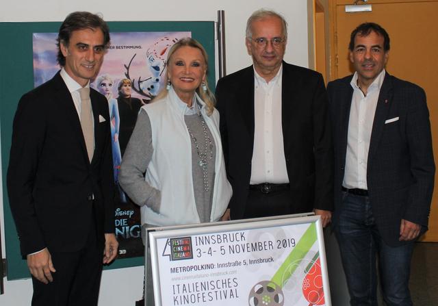 V.l.: Andrea Colonnelli (Büroleiter der italienischen Zentrale für Tourismus ENIT), Schauspielerin Barbara Bouchet ("Nonna mia!"), Regisseur und ehemaliger römischer Bürgermeister Dr. Walter Veltroni ("C'e tempo") und Organisator Piero Salituri