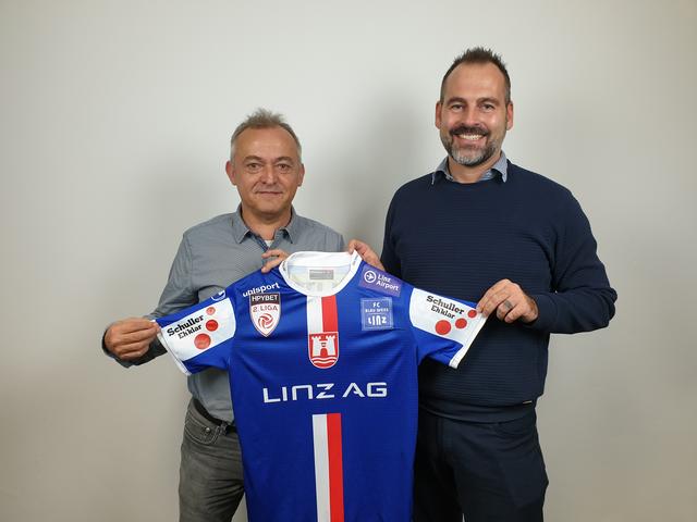 Stefan Reiter (l.) gemeinsam mit Sport-Vorstand David Wimleitner. | Foto: Blau-Weiß Linz