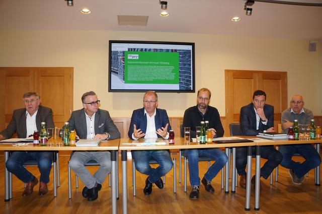 Johannes Leitner mit den Bürgermeistern Engelbert Köppel, Helmut Linhart, Bernd Osprian, Jochen Bocksruker und Kurt Riemer