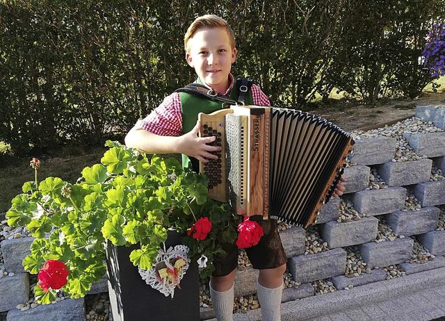Die fünf Kandidaten für den Harmonikawettbewerb 2019 in der Steinhalle Lannach: Andreas Straßegger aus Floing (11 Jahre). | Foto: Wolfgang Straßegger