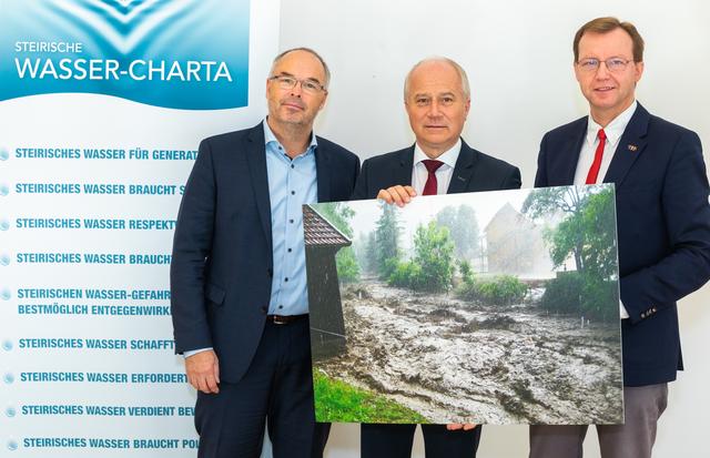 Naturkatastrophen im Fokus in der Steinhalle Lannach: Peter Heiland (Infrastruktur & Umwelt), Landesrat Johann Seitinger und Univ.-Prof. Gottfried Kirchengast (v.l.)