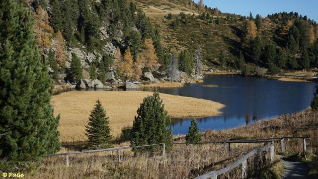 Der Weg vom Parkplatz zum See