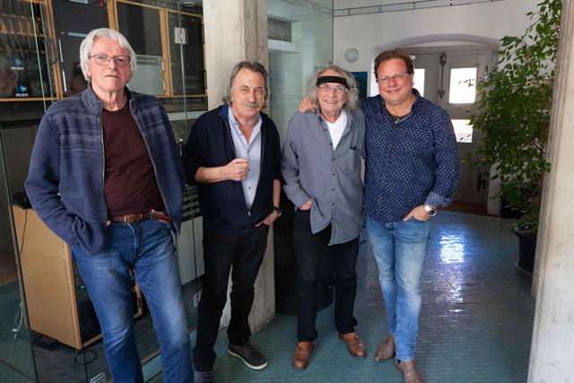 Sind im Titel der neuen ORF-Doku verewigt: Ewald Pfleger von Opus (r.) mit dem legendären STS-Trio | Foto: ORF/Günter Schilhan
