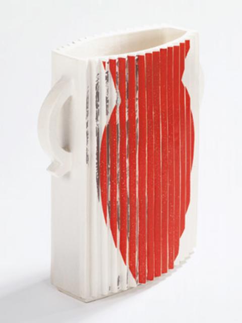 Barbara Reisinger, Eine Vase ist eine Vase ist eine Vase (Abb. 1), 1998, Siebdruck mit Romy Schneider und Karl Heinz Böhm auf Keramik, 45 cm, Courtesy die Künstlerin