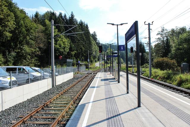 Im Zuge der Baumaßnahmen wurden und werden alle Haltestellen und Bahnhöfe wie hier in Vorderberg modernisiert | Foto: ÖBB/Finker
