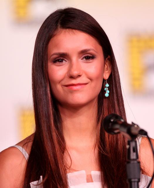 Nina Dobrev ist wieder Single.