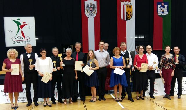 Hobbypaare-Siegerehrung bei der Welser Walzer Konkurrenz 2019 | Foto: © TSC Grün-Rot-Wels