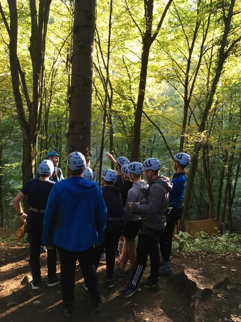 Gemeinsam mit "degis abenteuercamp" war für die jungen Leute der HTL Bulme allerhand los an diesen letzten warmen Herbsttagen in Deutschlandsberg.