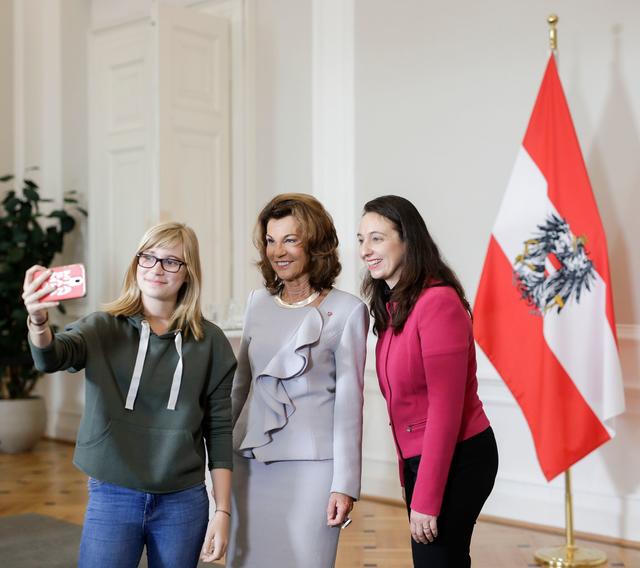Die ehemalige Präsidentin des Verfassungsgerichtshofs Bierlein ging in ihrer Rolle als Bundeskanzlerin voll auf.