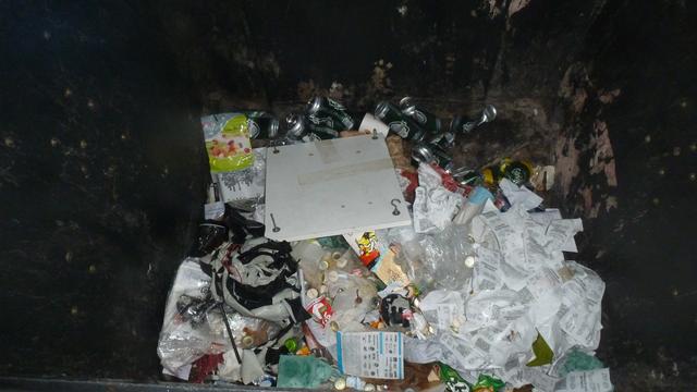 Restmüllaufkommen Crossroads Festival 2019 in Graz am sechsten Tag. Die Alu-Dosen könnte ev. von StadtparkbesucherIn stammen...