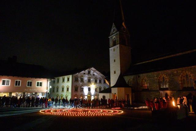 Das Lichterlabyrinth faszinierte die zahlreichen Besucher. | Foto: Pfarre Bruck