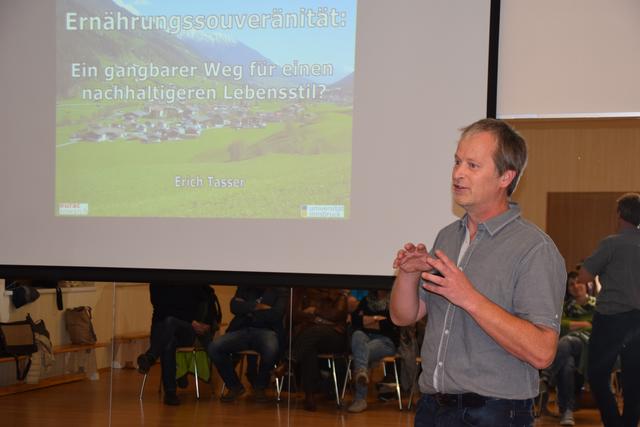 Den Impuslvortrag hielt Erich Tasser von der Europäischen Akademie Bozen. | Foto: Siegele
