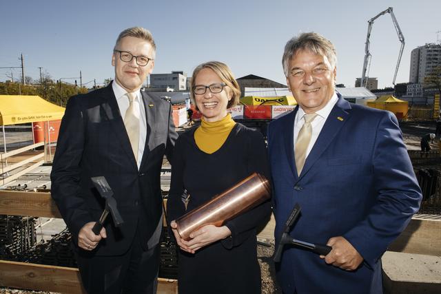 Bezirksvorsteherin Michaela Schüchner gratulierte zum neuen Bauprojekt.