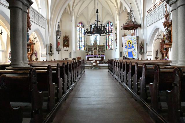Die "alte" Kirche vor der Renovierung)