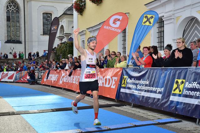 Siegreich ging Christoph Mühringer durchs Ziel. Den dritten Platz hat er sich redlich verdient. | Foto: CLR Sauwald