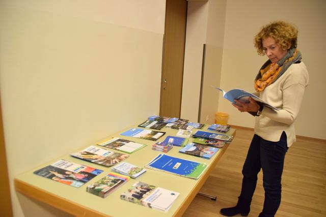 Für genügend Informationsmaterial zu weiteren Angeboten des Klimabündnis Tirol war bestens gesorgt. | Foto: Siegele