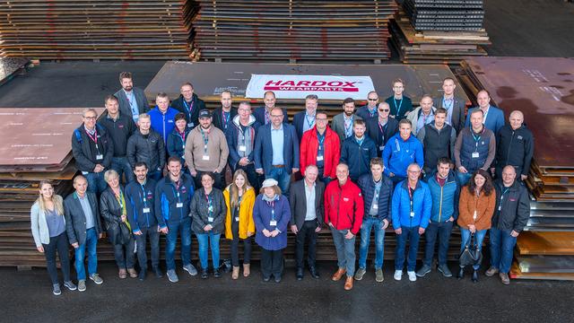 50 Teilnehmer aus sechs Ländern und 20 verschiedenen Unternehmen trafen sich zum Hardox Wearparts Meeting in Anger. | Foto: Winkelbauer (3)