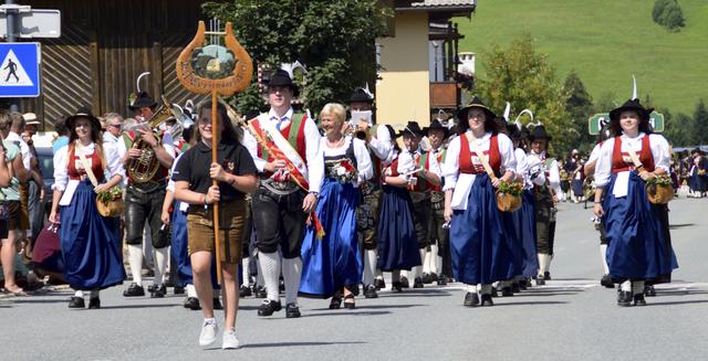 Die Musikkapelle Erpfendorf lädt am 17. November zur Cäcilienmesse in die Clemens-Holzmeister-Kirche. | Foto: Johanna Schweinester