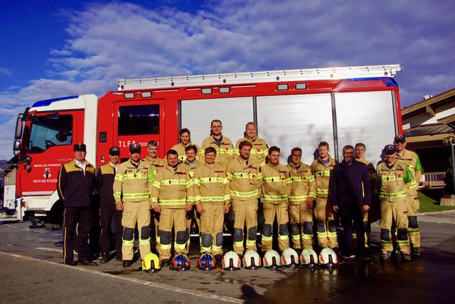 Freude über die bestandene Prüfung bei der Feuerwehr Reith.