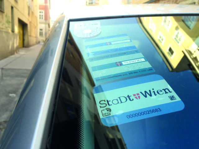 Die Stadt Wien erinnert Autobesitzer über die Verlängerung des Parkpickerl. | Foto:  Johannes Gress