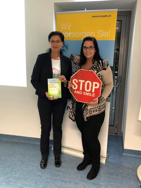 v.l.n.r.: Vortragende Mag. Natalia Ölsböck mit NÖGKK-Mitarbeiterin Stefanie Rieder