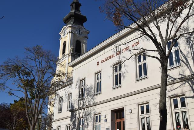 Das Grätzel um die Kirche und Volksschule Oberlaa ist eine Schutzzone. Hier muss der dörfliche Charakter erhalten werden.