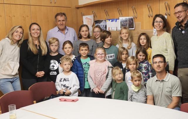 Carola Fuchs, Julia Wagentristl, Josef Haider, zahlreiche Kinder aus Zemendorf, Stöttera und Pöttelsdorf, Barbara Fekete, Rene Wutschitz und Josef Prantl | Foto: Rene Wutschitz