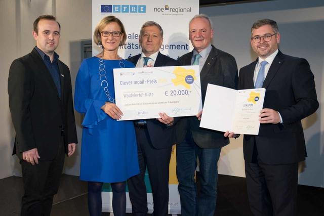 v.l.: Mobilitätsmanager Christian Haider (NÖ.Regional), LHF Johanna Mikl-Leitner, Vizebgm. Günther Prinz (Schweiggers), Vizebgm. Johannes Prinz (Zwettl), Mobilitätslandesrat Ludwig Schleritzko.