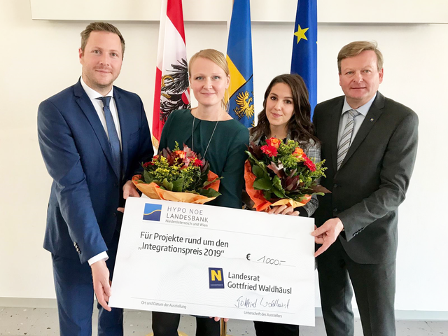 Abg. z. NR Integrationsstadtrat Michael Schnedlitz, Janine-Isabelle Fischer und Carmen Kovacs (Verein STARTKLAR) sowie Landesrat Gottfried Waldhäusl.