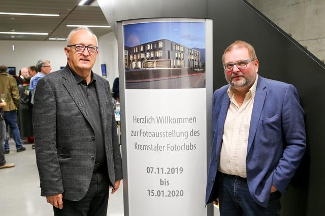 Bezirkshauptmann Dieter Goppold (li.) und Fritz Hartl, Obmann vom Fotoklub