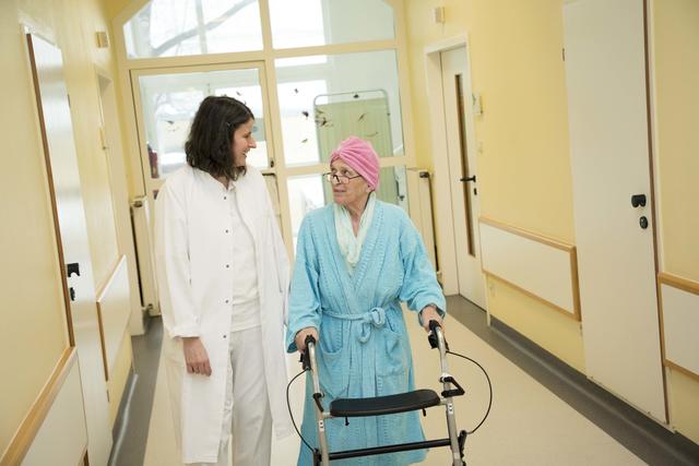 Ein interprofessionelles Team kümmert sich um die Schwerstkranken. | Foto: Franziskus Spital/F. Matern