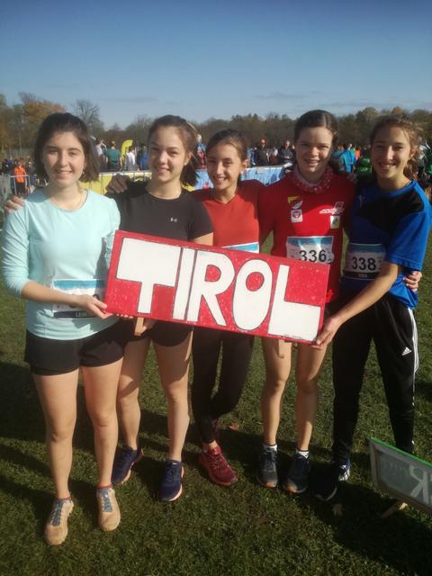 Die Mädls vom BORG Lienz erreichten in ihrer Kategorie den guten 5. Rang. V.l.: Leonie Fronthaler, Raphaela Waldauf, Hanna Lamprecht, Leonie Hauser und Cora Angerer.