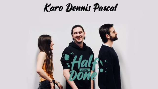 Improvisieren gemeinsam mit dem Publikum in der Brücke: Karo, Dennis und Pacal. | Foto: Half Done Improv