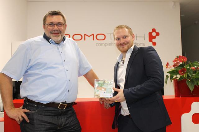 Die beiden Promotech-Geschäftsführer Günter (l.) und Michael Benninger waren mit der Spendensumme mehr als zufrieden.