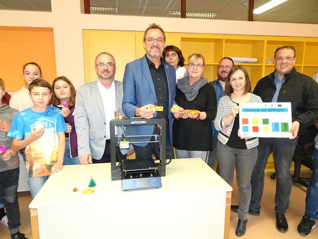 Mittelschüler, Gerd Kirschner, Gerhard Michalitsch, Sabine Teuschler, Sabine Meier, Tim Maier, Barbara Hiertz ganz rechts Christian Pelzmann.